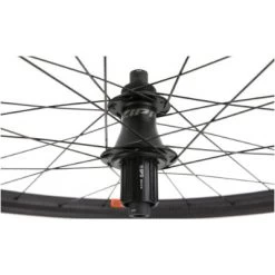 Roues Vélo Gravel Zipp 101 XPLR - Carbon Tubeless Cent. Lock 700 -Vélo Soldes roues velo gravel zipp 101 xplr carbon tubeless cent lock 700 full 4