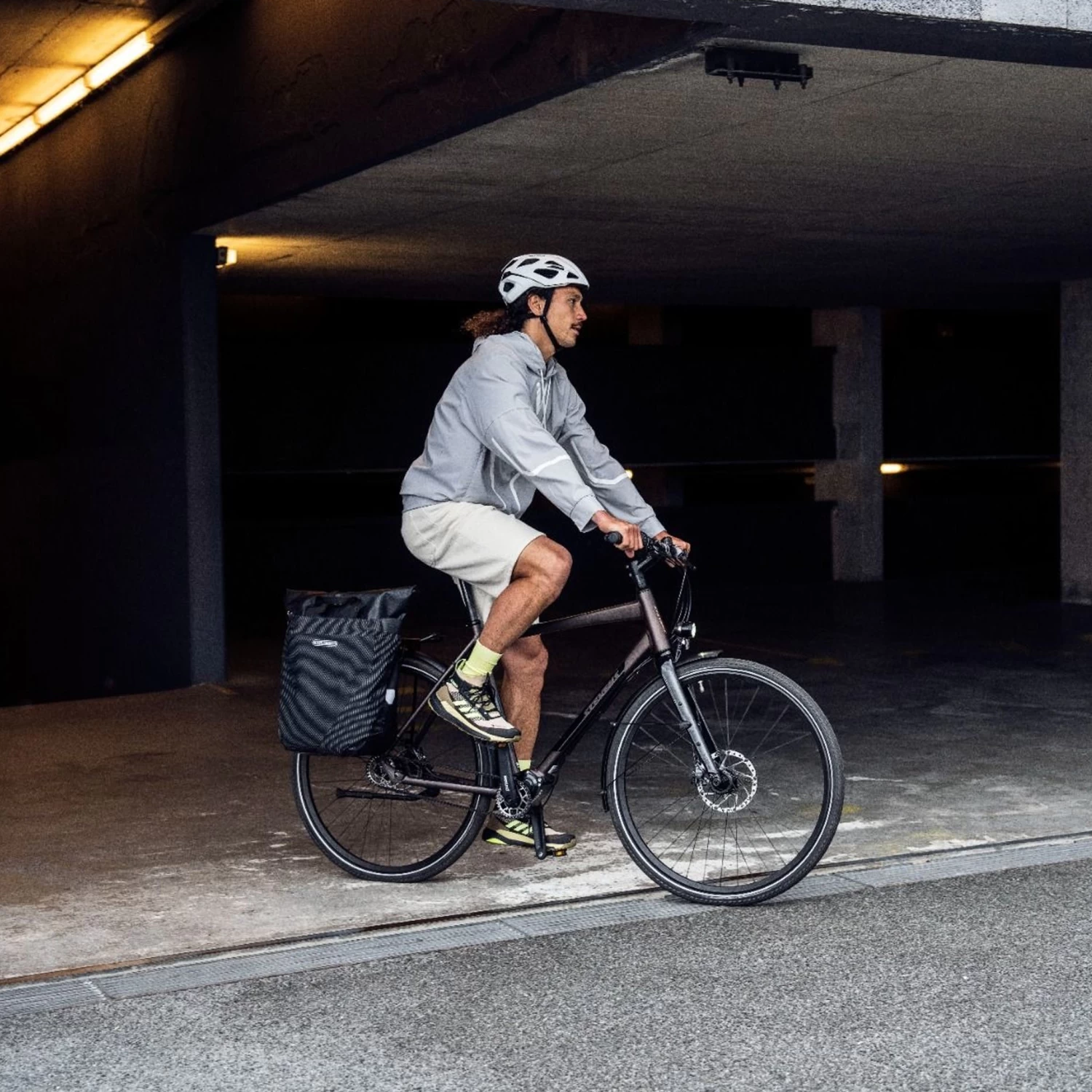 Sacoche Vélo Réfléchissante Vario PS High Visibility Ortlieb 4 Sacoche Vélo Réfléchissante Vario PS High Visibility Ortlieb – Image 4